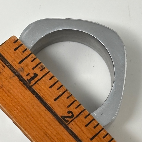 Set of 12 Pewter Metal Napkin Rings Hammered Style Square with Large Round Hole - Picture 6 of 7